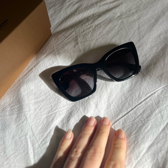 Authentic Burberry Sunglasses - Picture 2 of 7